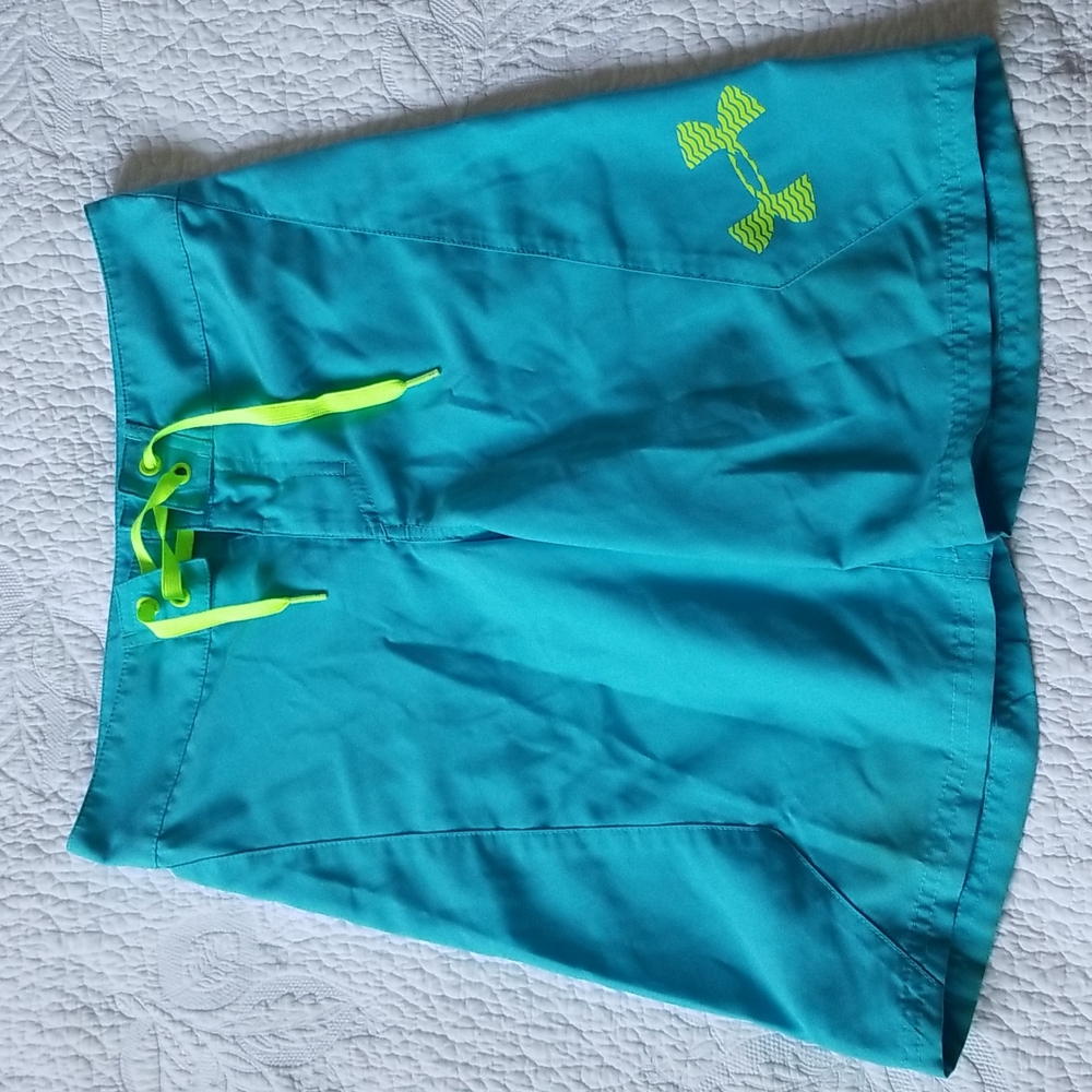 UNDER ARMOUR BOARD SHORTS